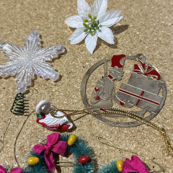 Mixed Lot Mini Christmas Ornaments Wood & Plastic Vintage Style 40+ Pieces - Picture 3 of 9